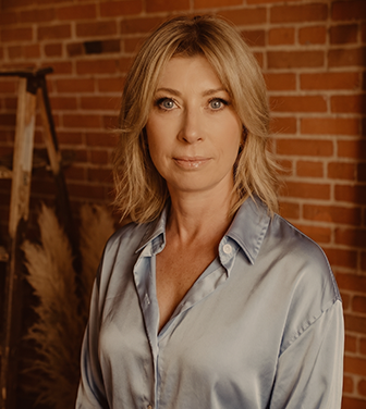 Cindy - Stylist @ Bloom Hair Studio, Edmonton